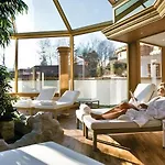فندق Wellness Bayerischer Hof ريمباخ