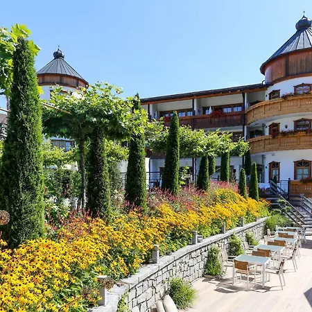 ホテル Wellness Bayerischer Hof リムバッハ