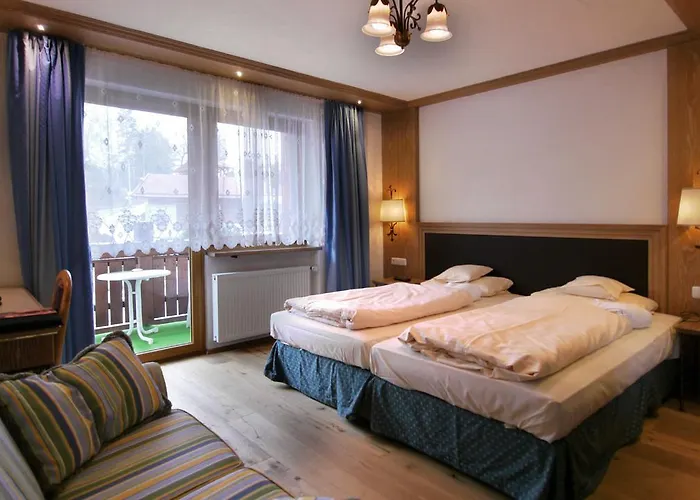 Отель Wellness Bayerischer Hof