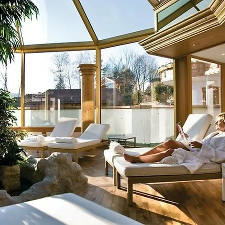 فندق Wellness Bayerischer Hof ريمباخ